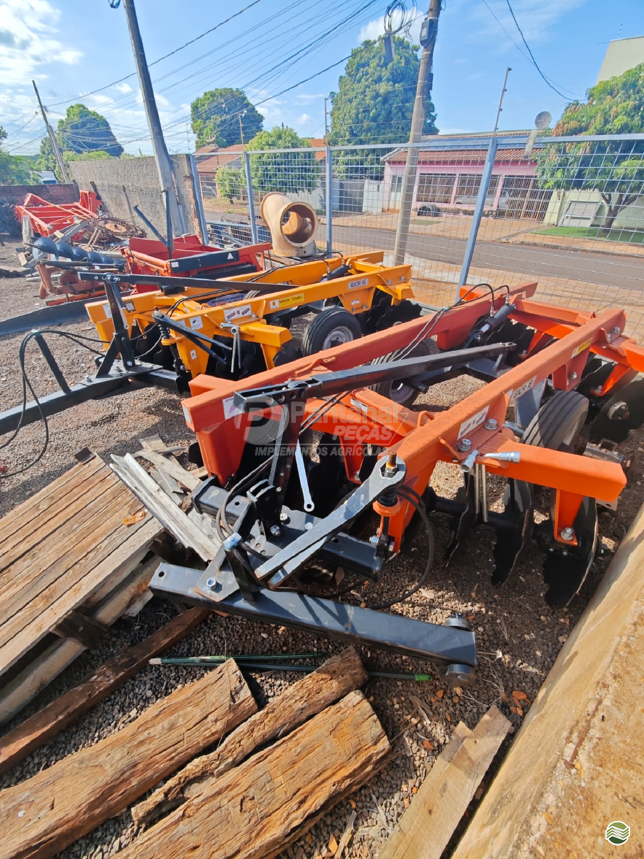 IMPLEMENTOS AGRICOLAS GRADE INTERMEDIÁRIA INTERMEDIÁRIA 16 DISCOS Pantanal Peças e Implementos Agrícolas - Mahindra - Dourados DOURADOS MATO GROSSO DO SUL MS
